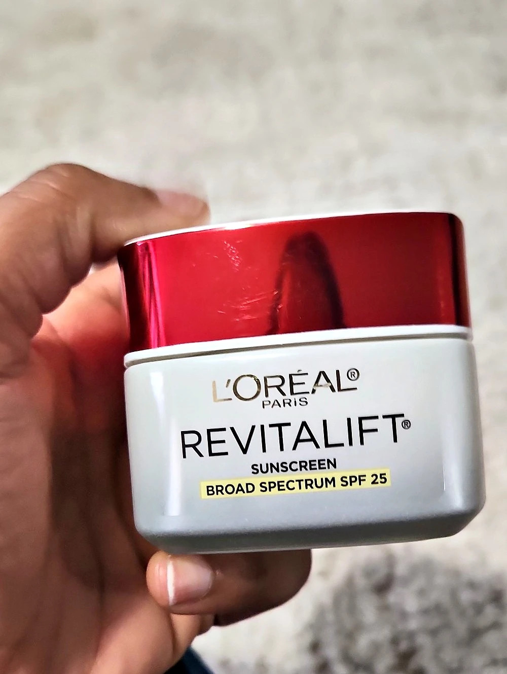 L'Oreal Paris Revitalift Sunscreen Broad Spectrum SPF 25 Sunscreen SPF 25
